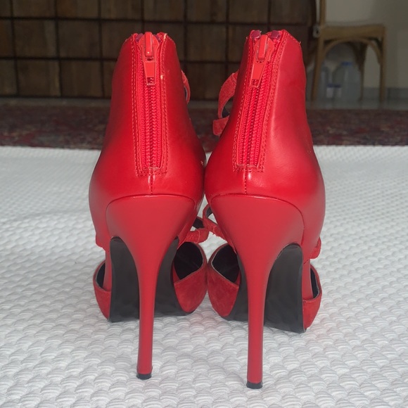 NETTY HOT RED Steve Madden strappy heels - Picture 4 of 5